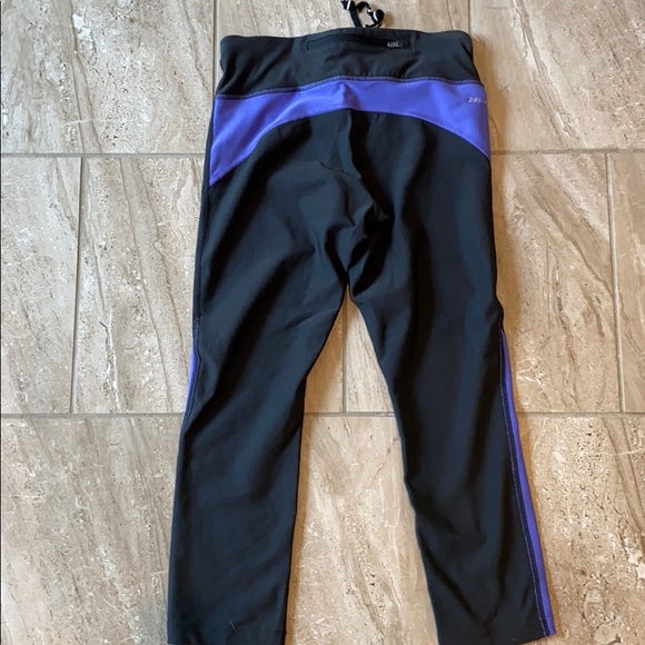 Capri Nike DRI-FIT Womens Tight sz XS (blk/purple) - Picture 2 of 7